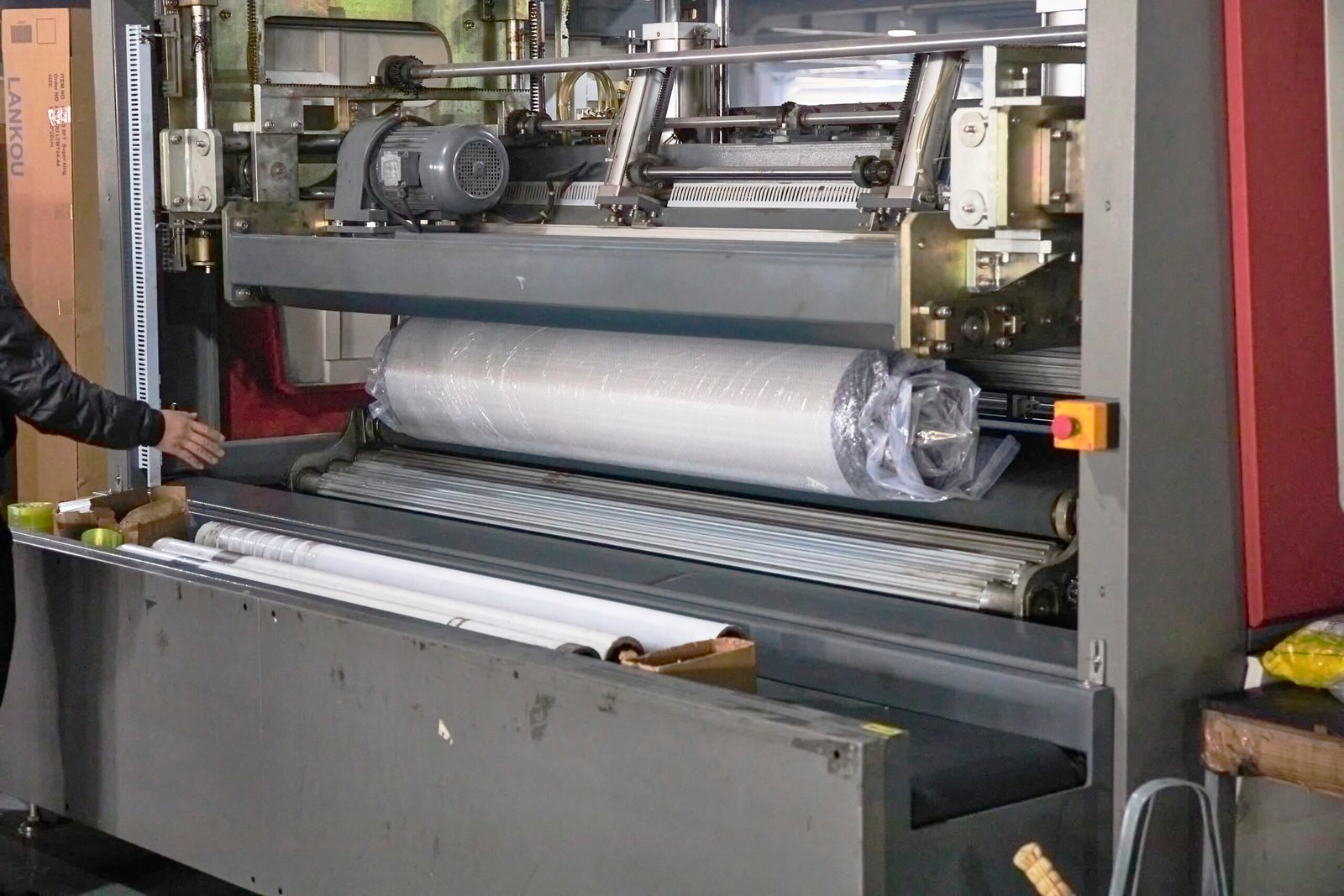 Mattress roll-packing photograph from the DIKAPABED website media library