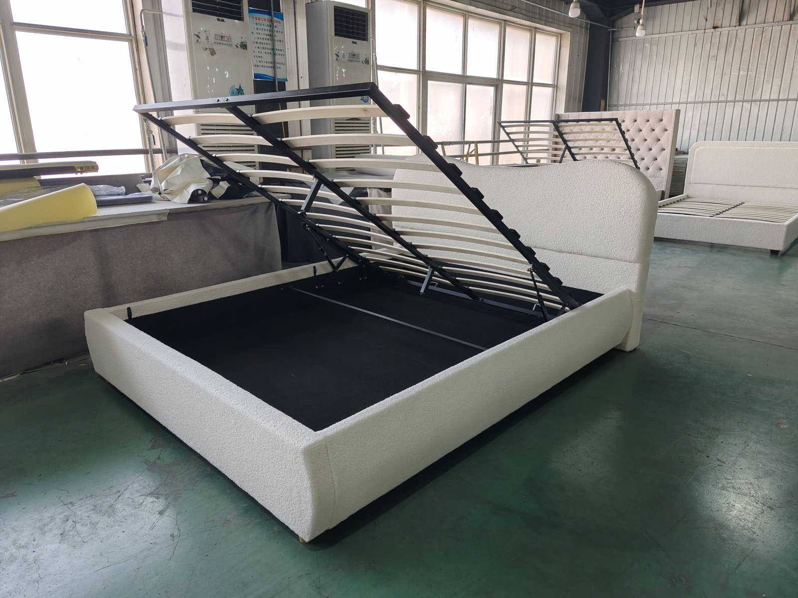 Are bouclé beds trending in 2025?