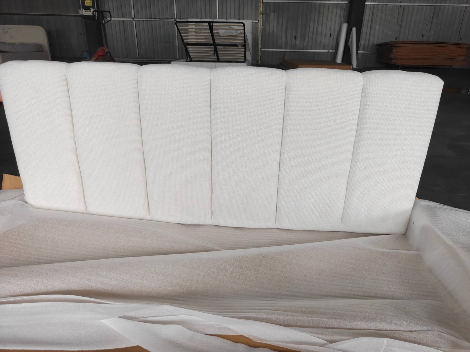 Wide-Channel Adjustable Gas Lift Storage Bed image 10