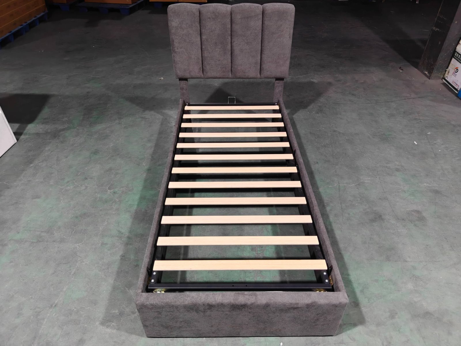 Wide-Channel Adjustable Gas Lift Storage Bed image 6