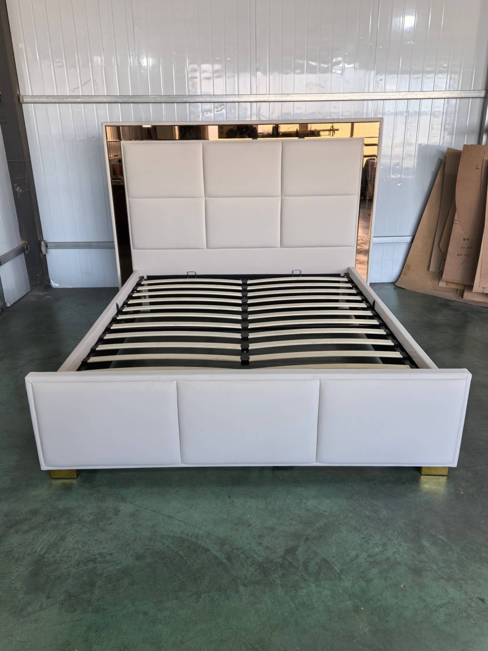 Mirror-Accent Panel Gas Lift Storage Bed image 9