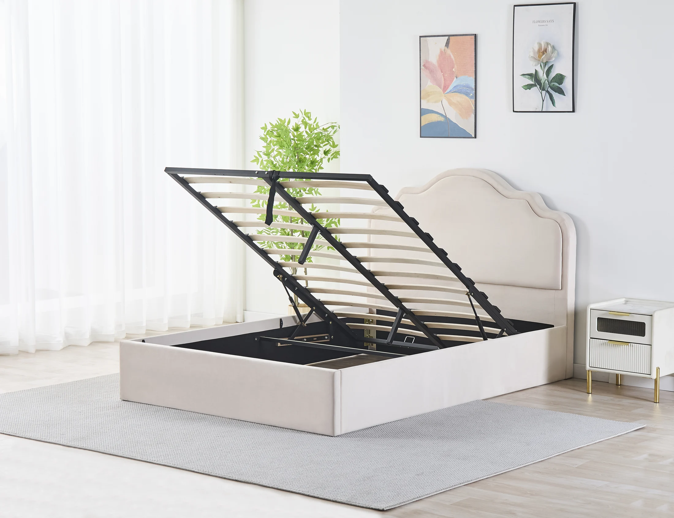 Scalloped Wing Gas Lift Storage Bed