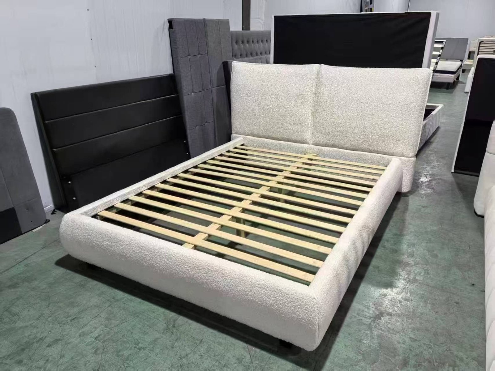 Curved Double-Cushion Gas Lift Storage Bed image 3