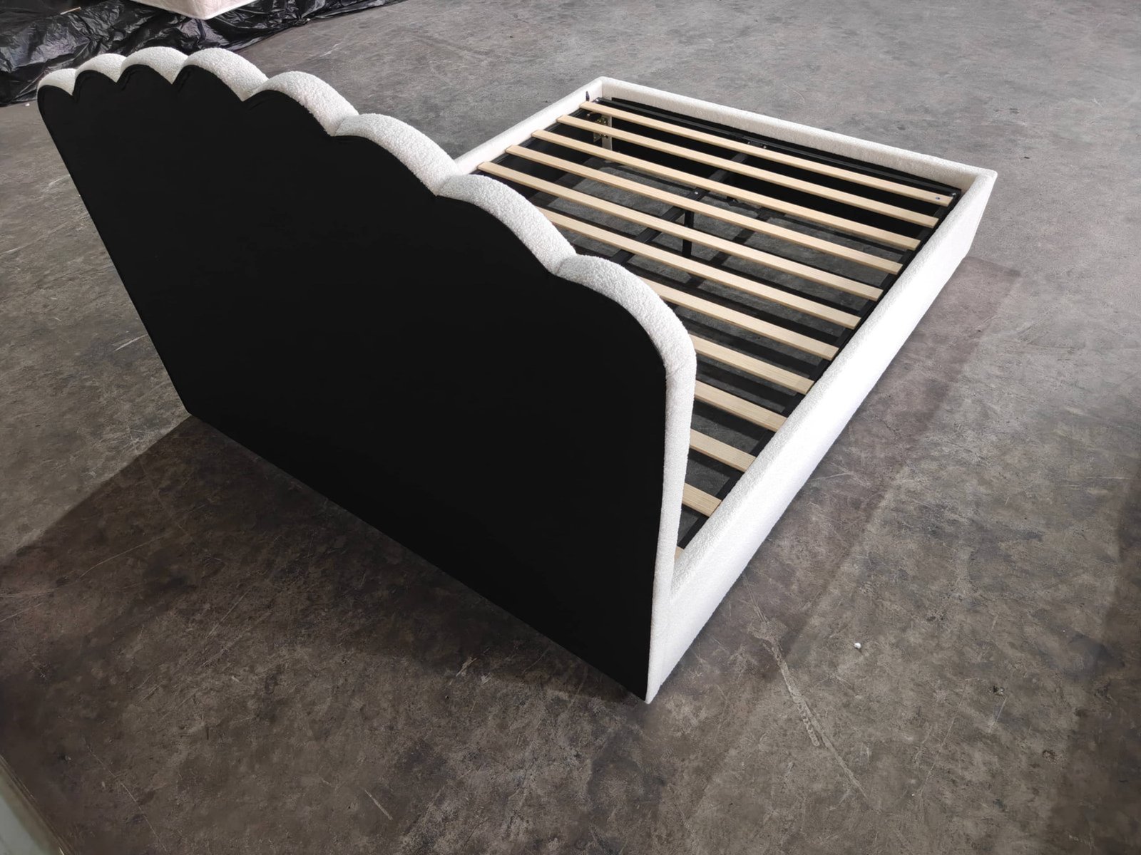 Scalloped Headboard Gas Lift Storage Bed image 6