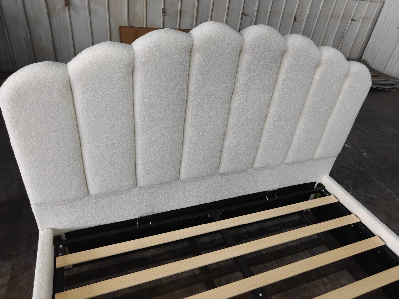 Scalloped Headboard Gas Lift Storage Bed image 9