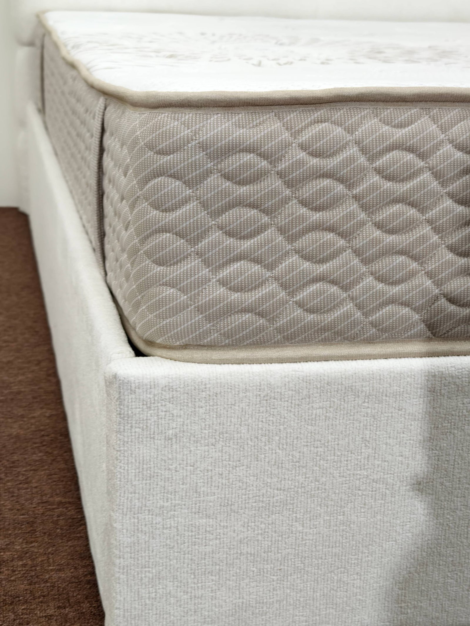 Tight-Top Hybrid Mattress image 7