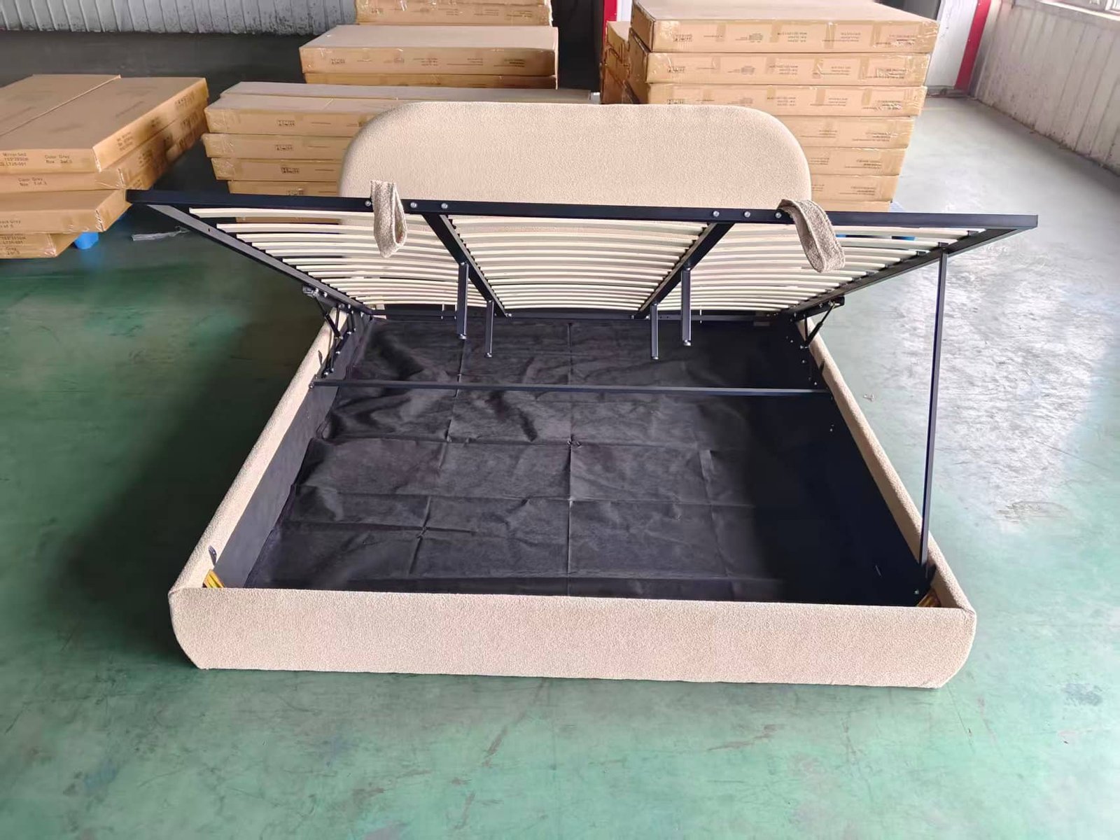 Rounded Low-Profile Gas Lift Storage Bed image 2