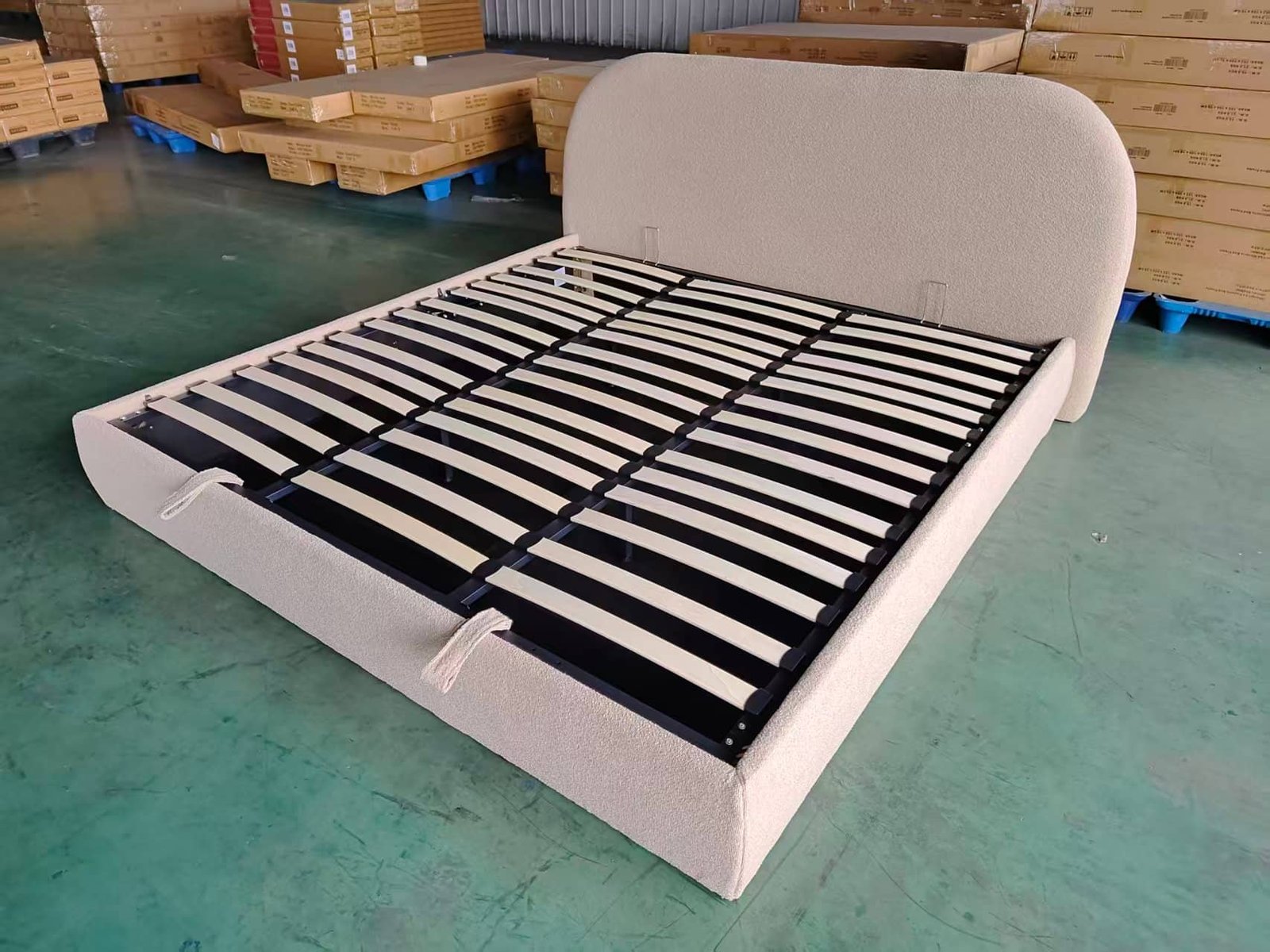 Rounded Low-Profile Gas Lift Storage Bed image 5