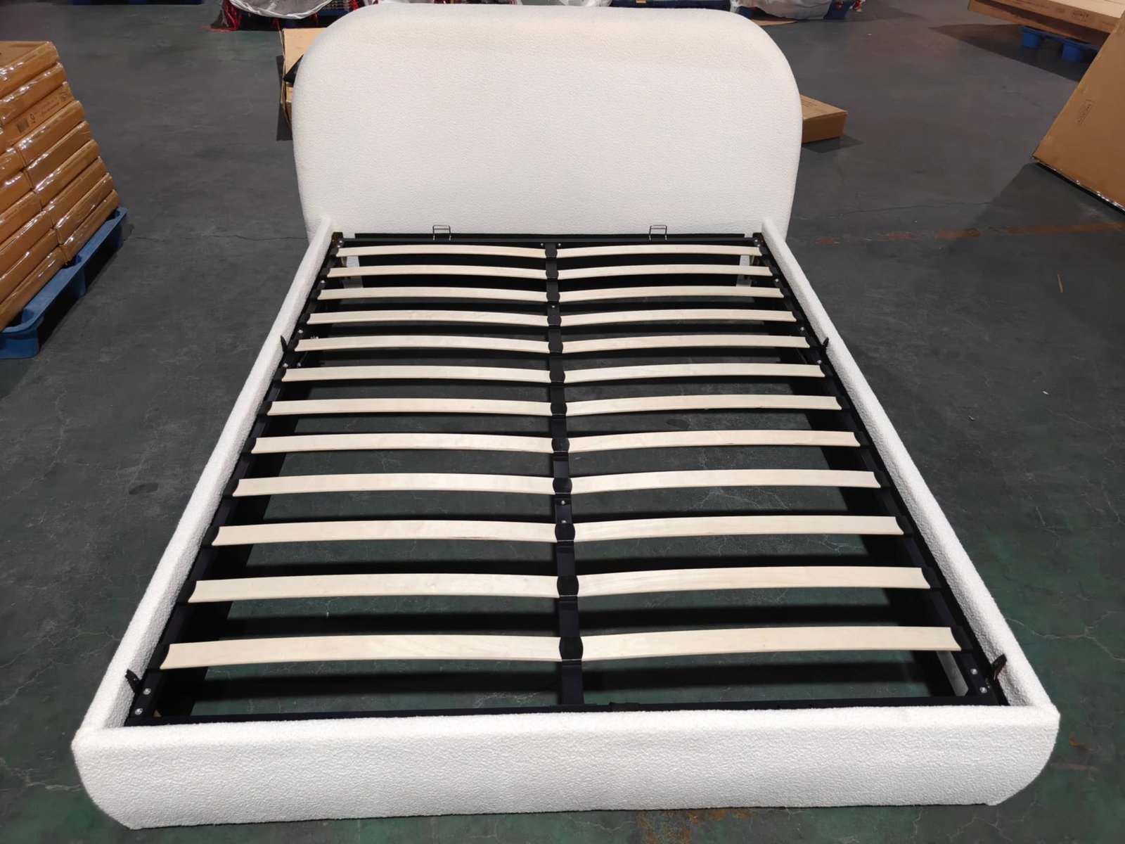 Rounded Low-Profile Gas Lift Storage Bed image 7