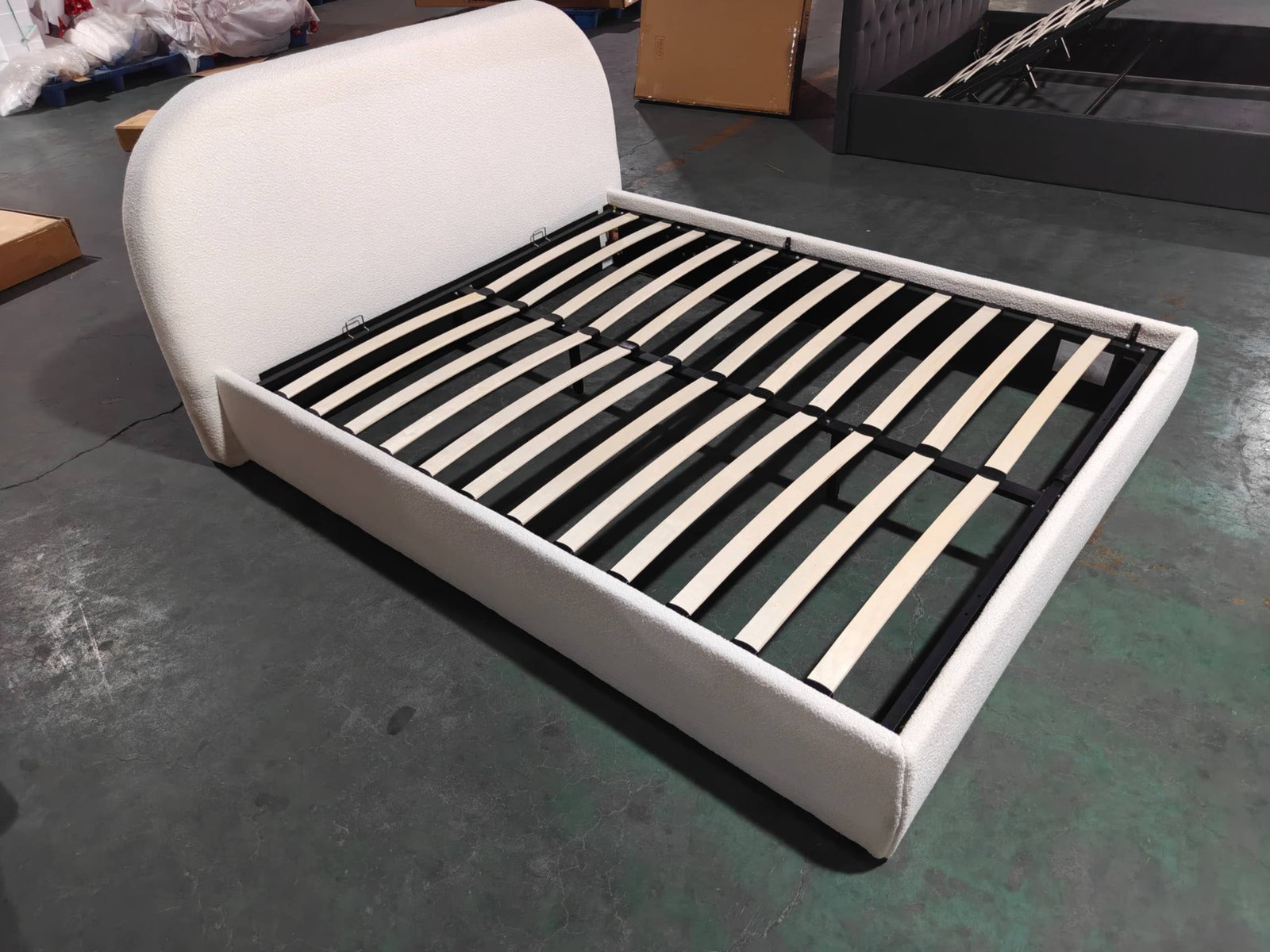 Rounded Low-Profile Gas Lift Storage Bed image 8