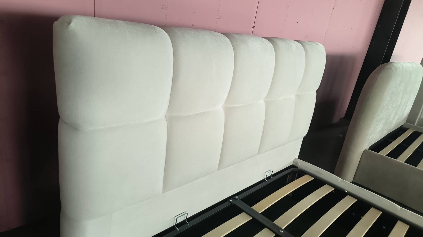 Rounded Panel Upholstered Bed Frame image 3