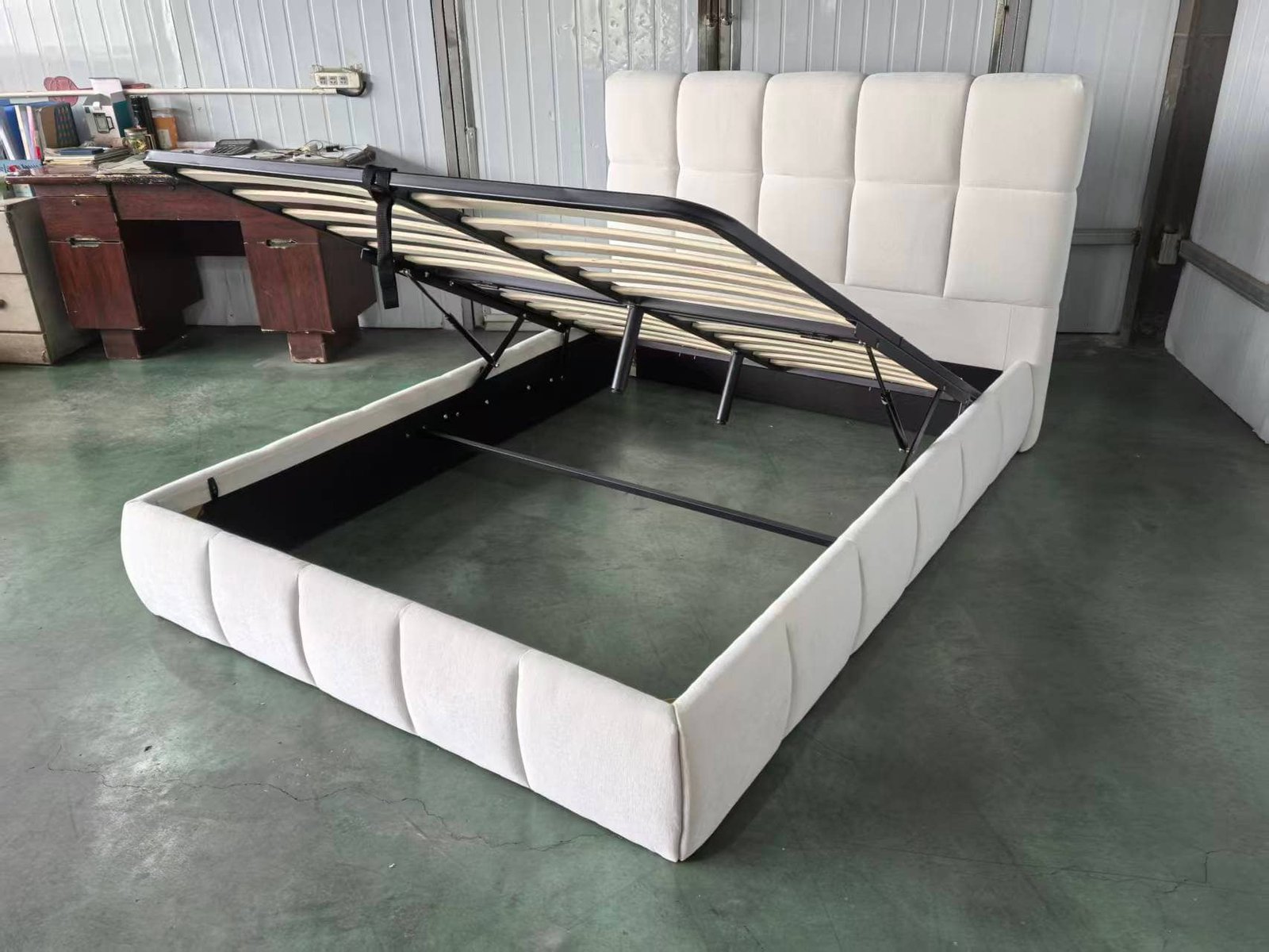 Rounded Panel Upholstered Bed Frame image 5
