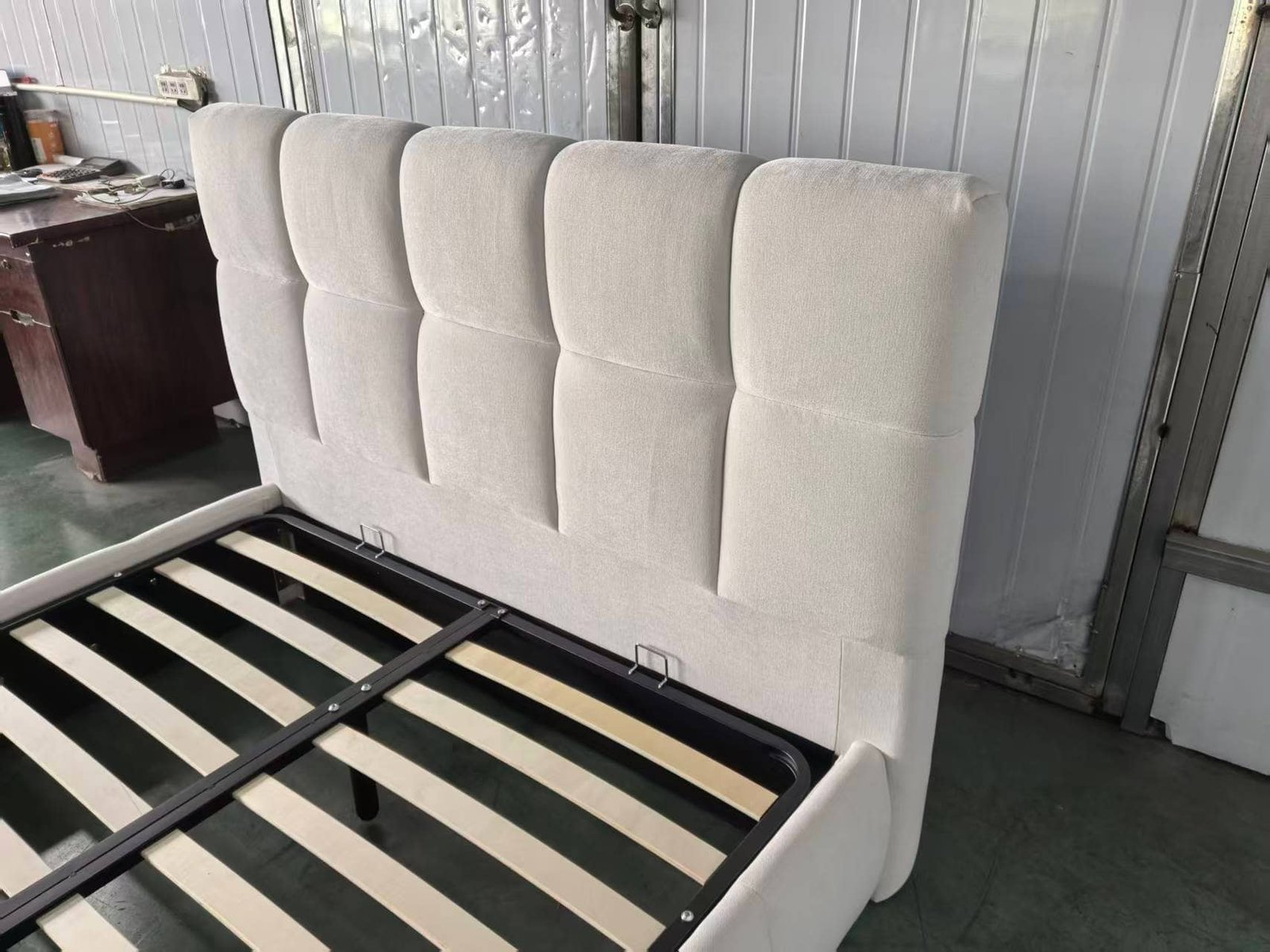 Rounded Panel Upholstered Bed Frame image 8